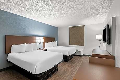 2 Double Beds Smoking