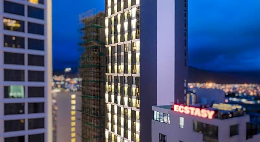 EMERALD BAY HOTEL & SPA