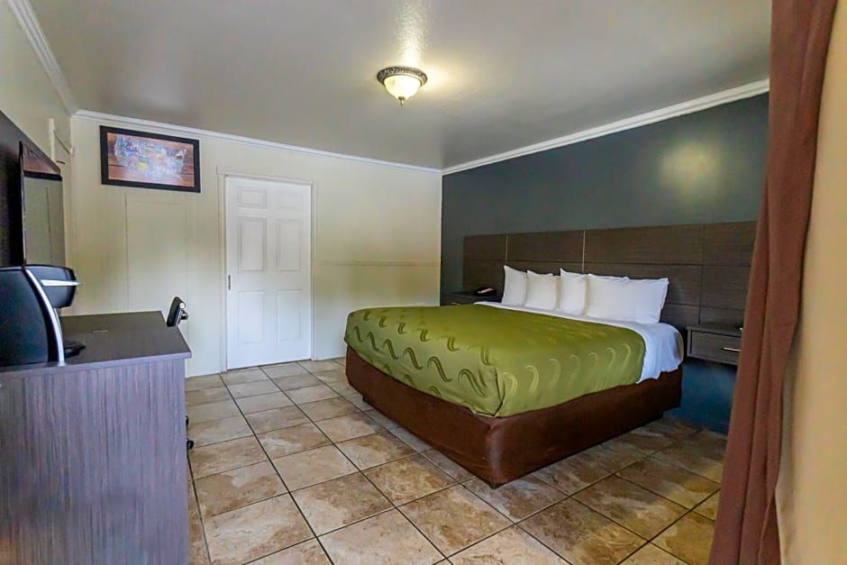 Econo Lodge Inn & Suites Heavenly Village Area