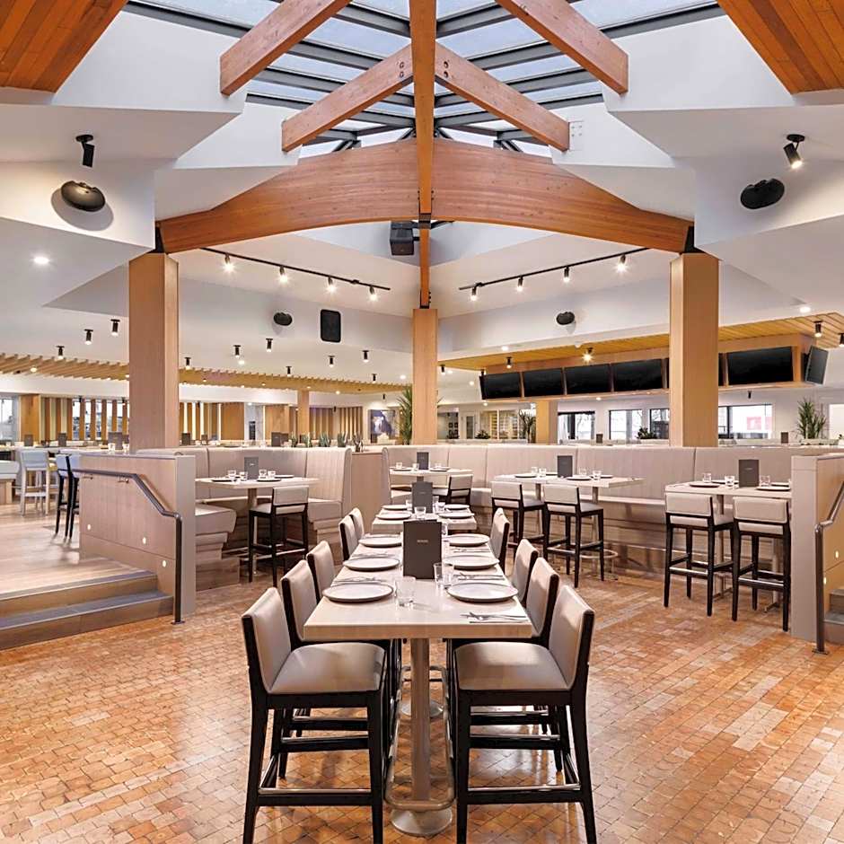 Sandman Hotel & Suites Kelowna