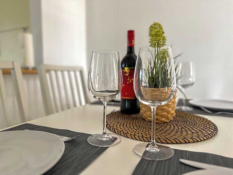 Ferienhaus Natura Ideal für Urlaub & Business, Küche, WLAN, Parkplatz