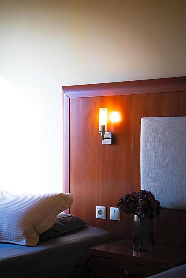 PARNIS PALACE Hotel Suites