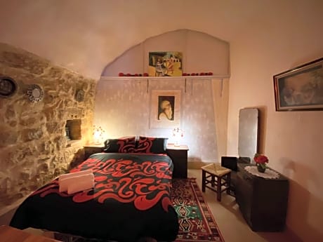 Twin Room with Shared Bathroom