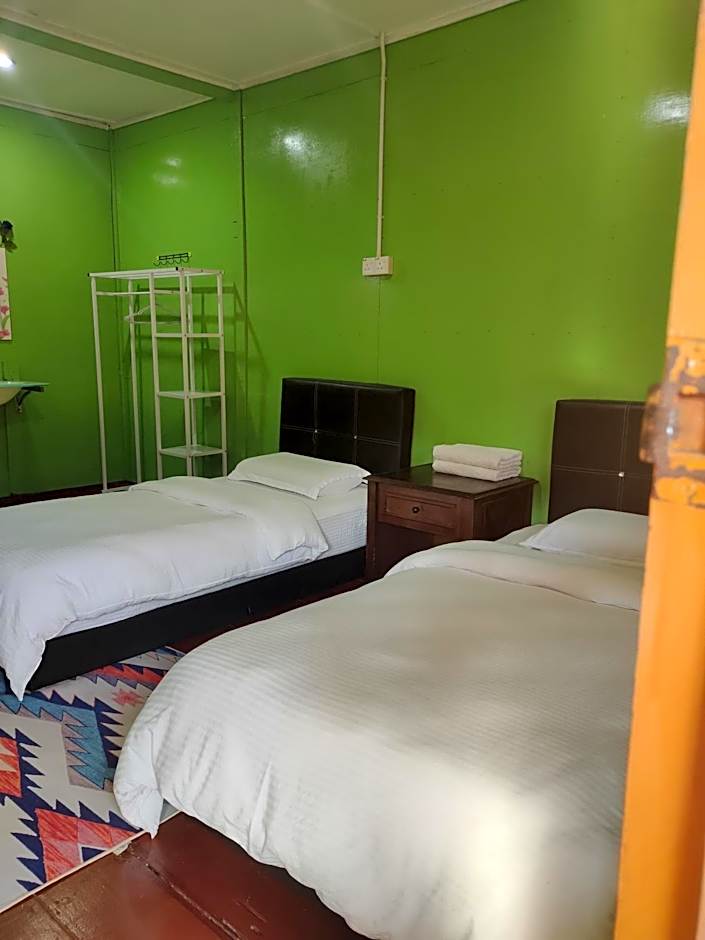 Taman negara rainbow guest house