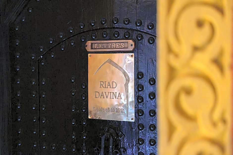 Riad Davina
