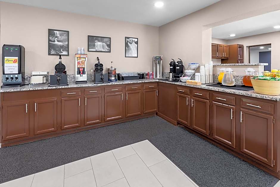 Super 8 by Wyndham Bridgeport/Clarksburg Area