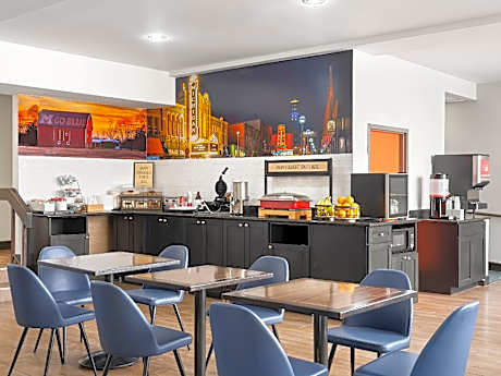 Larkspur Landing Select Ann Arbor
