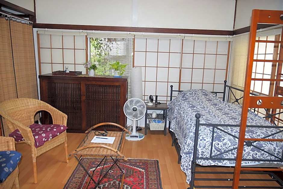 EMS Enoshima クラシックゲストハウス 寝室は個室 犬OK