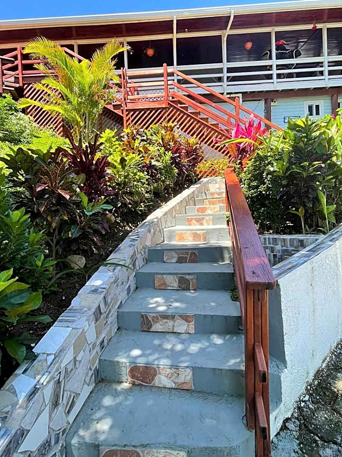 Hotel and Dive Center Roatan Yacht Club