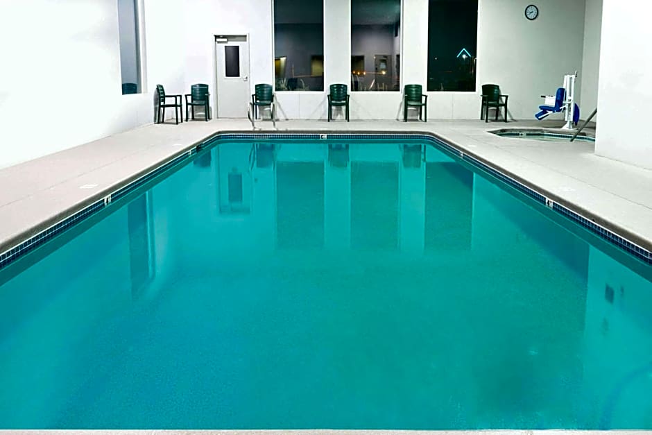 Super 8 by Wyndham Redmond