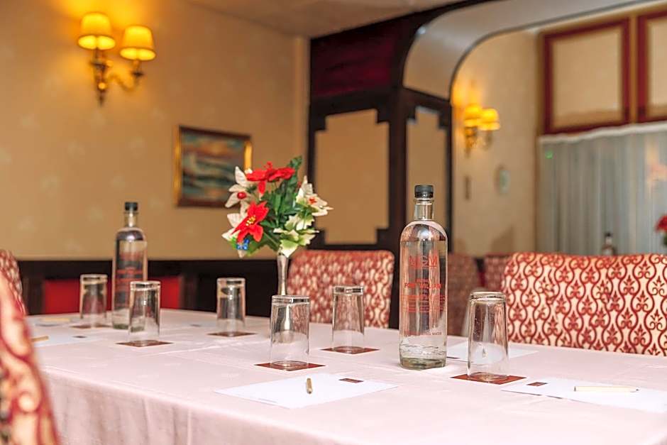 Muthu Fort William Hotel