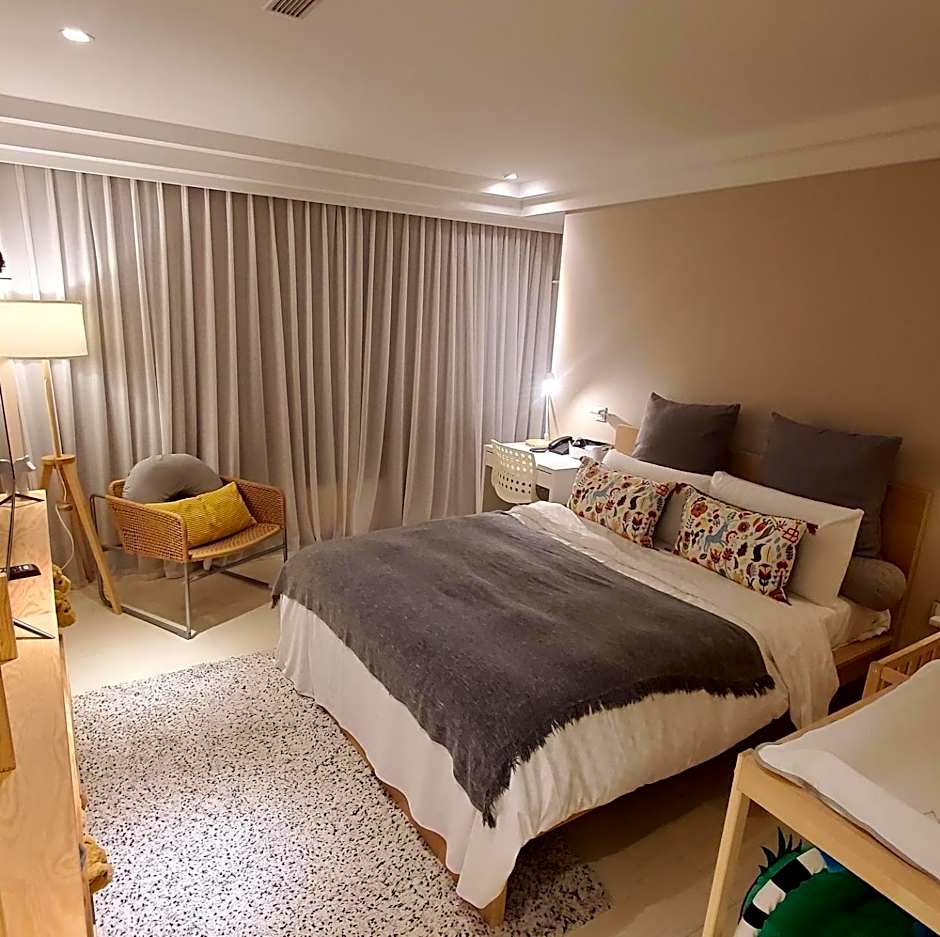 Yomi Hotel - ShuangLian MRT