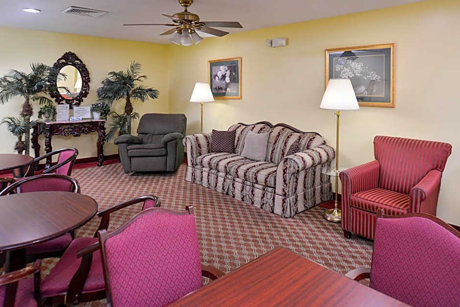 Douglas Inn & Suites Cleveland