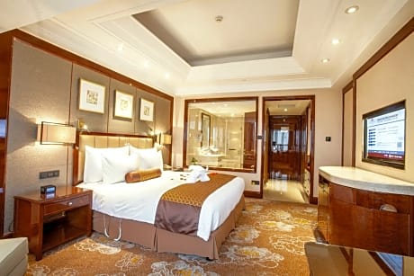 Deluxe Business King Room