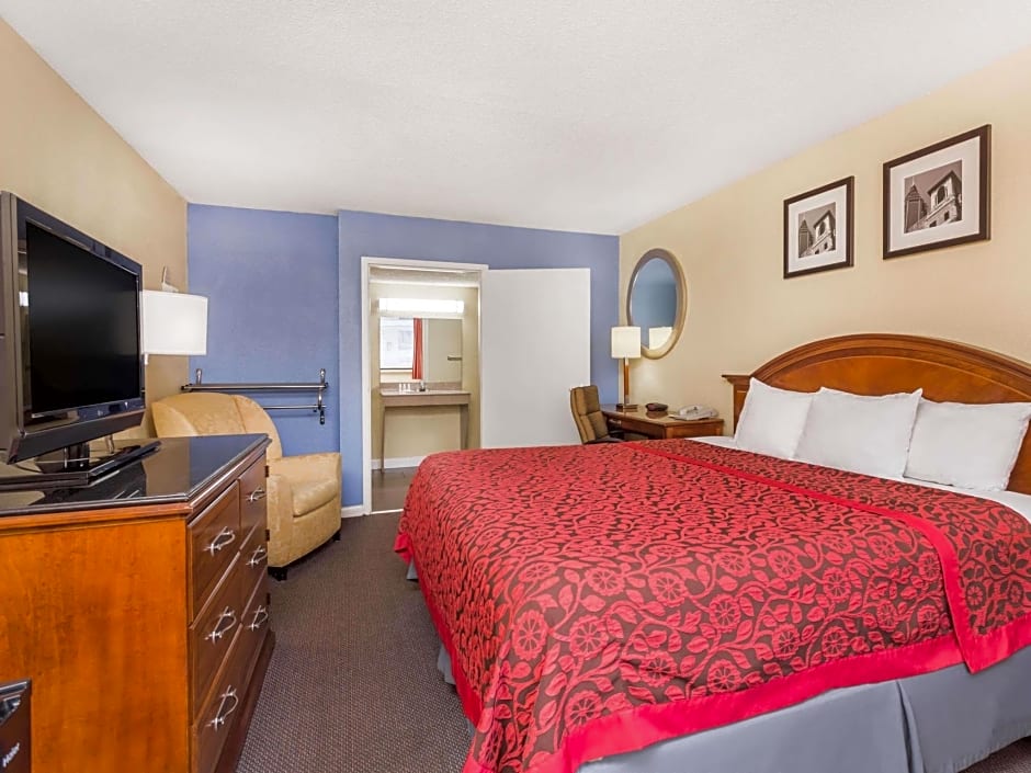 Days Inn by Wyndham College Park Airport Best Road