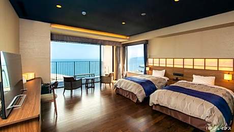 Family Room with Sea View