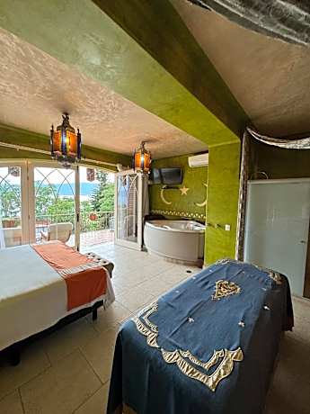 Suite with Hot Tub