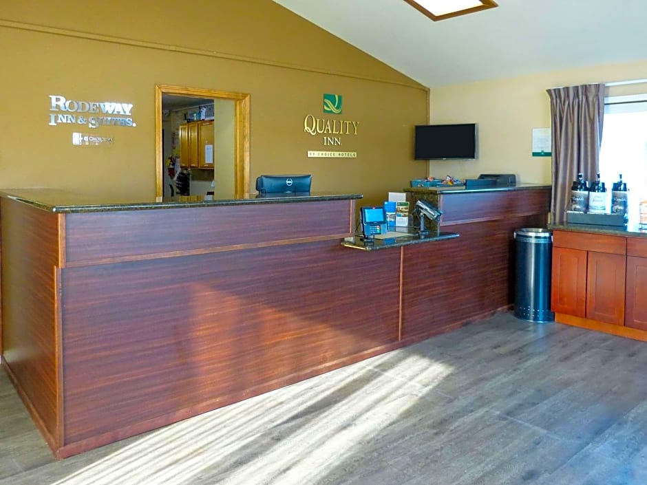 Rodeway Inn & Suites