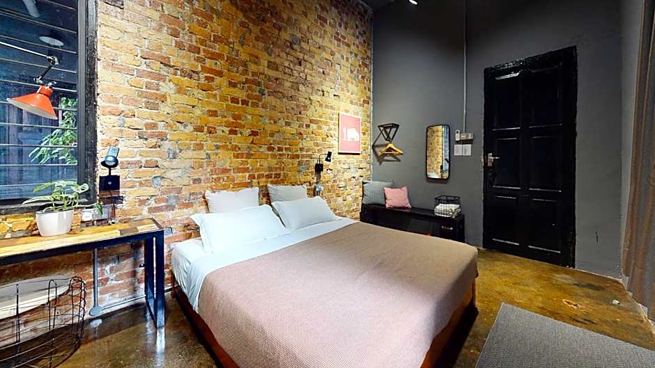 The Brownstone Hostel & Space
