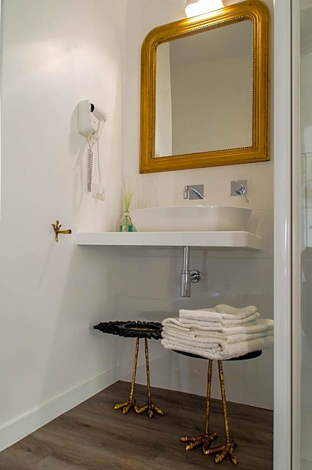 Eleventh Floor Suites