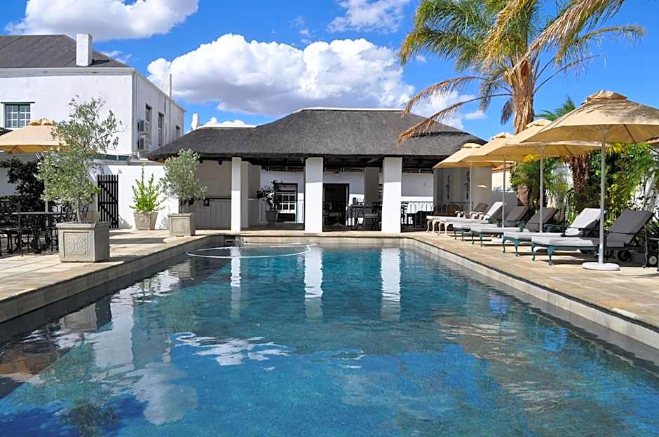 Swartberg Hotel, Cork Tree Collection