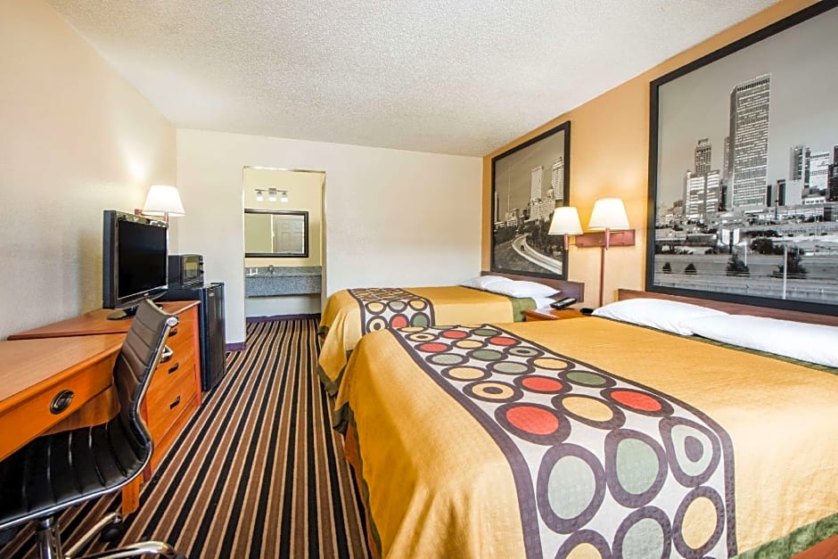 Super 8 by Wyndham Tulsa/Arpt/St Fairgrounds