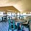 Quality Inn & Suites East Troy I-43