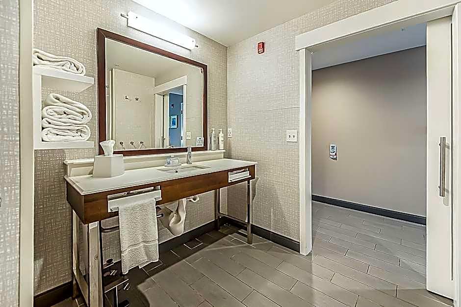 Hampton Inn & Suites Howell