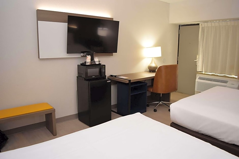 Comfort Inn & Suites Syracuse-Carrier Circle