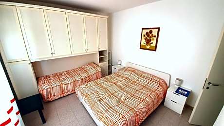 Deluxe Room (2 Adults + 1 Child)