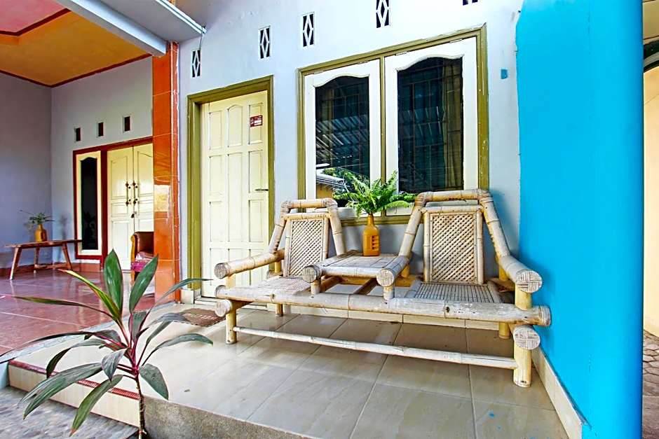 OYO Life 92960 Rumah Kos Kita