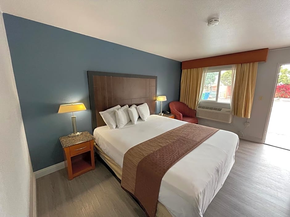 Pacific Inn