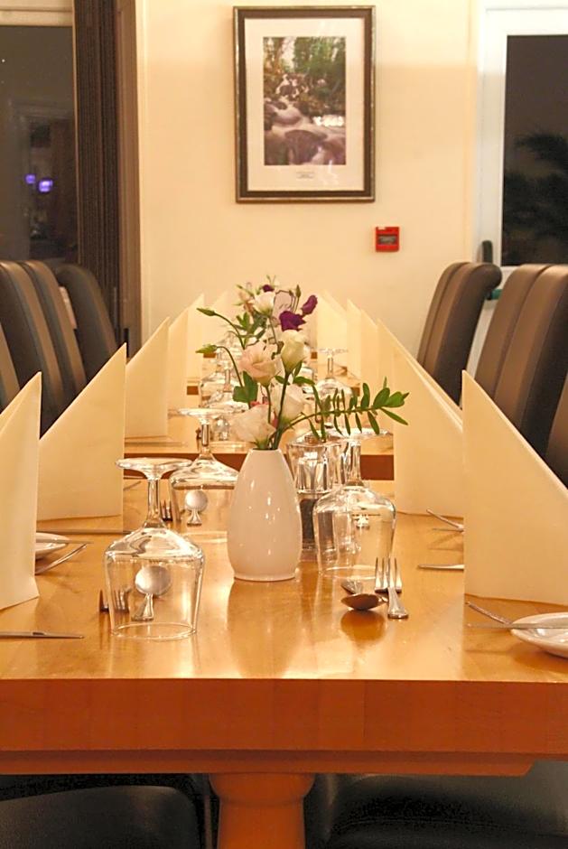 Exeter Court Hotel
