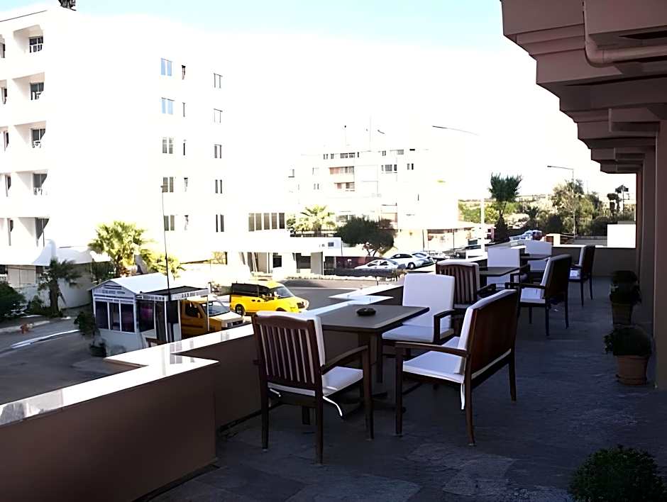 Ileri Hotel & Apartments