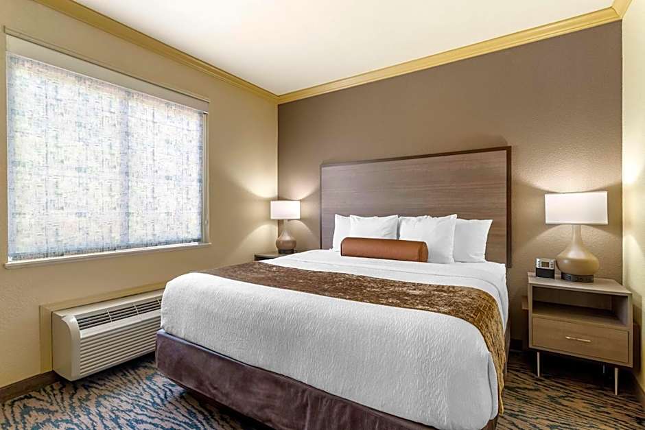 Best Western Plus Crown Colony Inn And Suites
