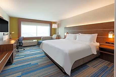 1 King Standard Communication Accessible Roll Shower