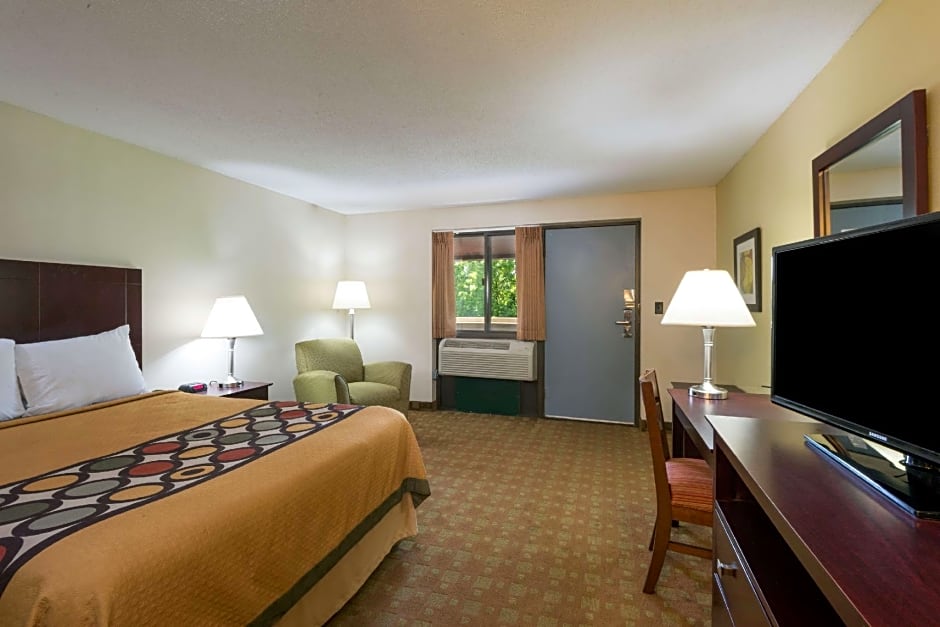 Super 8 by Wyndham White River Junction