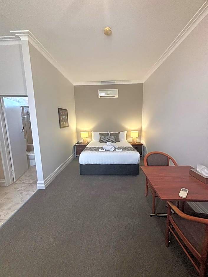 Silver Haven Motor Inn