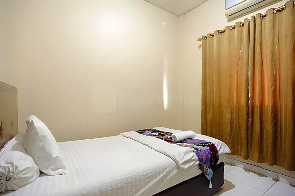 SRB near Mall Ciputra CIbubur Mitra RedDoorz