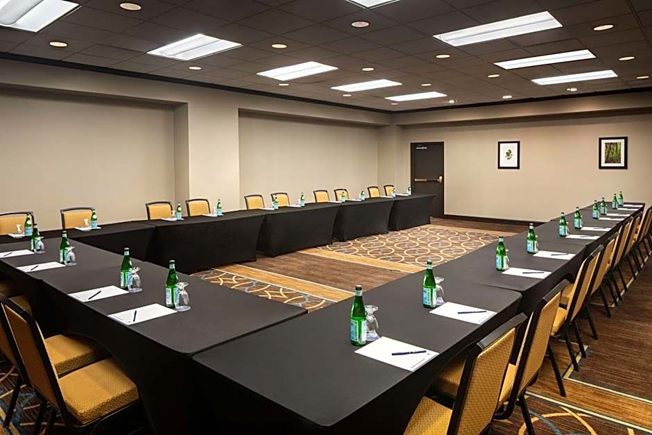 DoubleTree by Hilton Silver Spring DC North