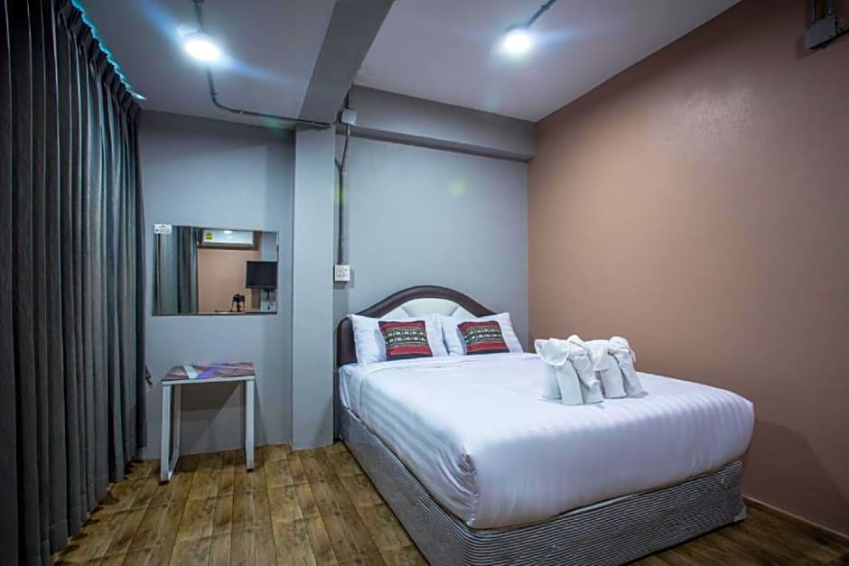 Baan Chang Hotel & Coffee House