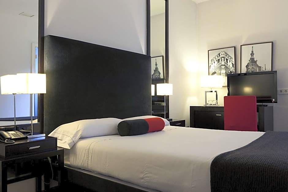 Quatro Puerta Del Sol