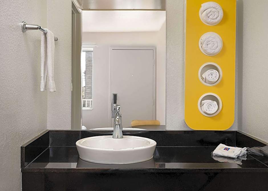 Motel 6-Carpinteria, CA - Santa Barbara - North