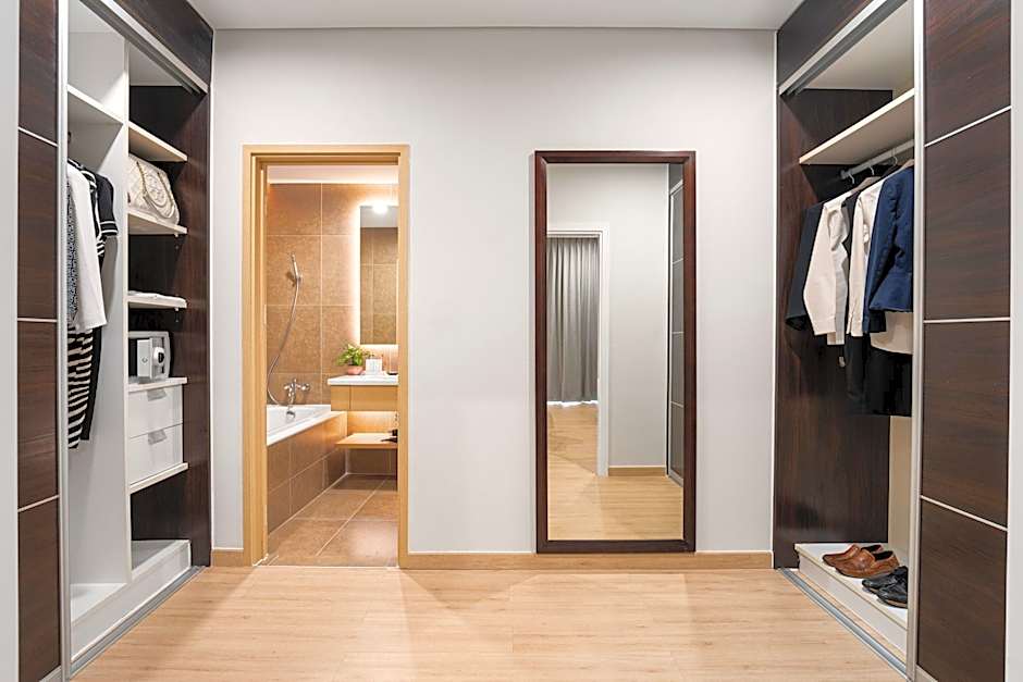 Crescent Residence 1