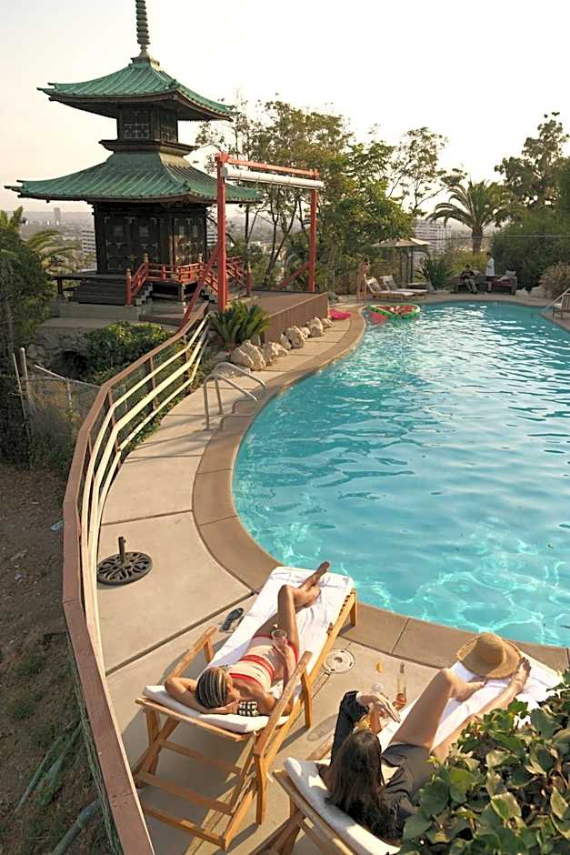 Hollywood Hills Hotel