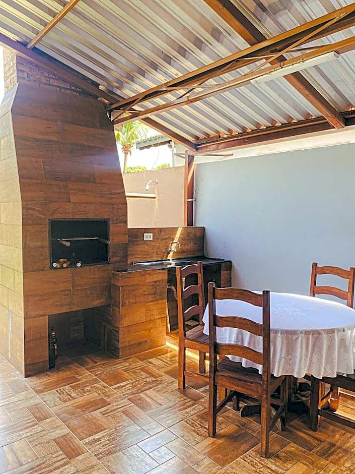 Casa Ampla - Climatizada - 1 suite-2 quartos-churrasqueira