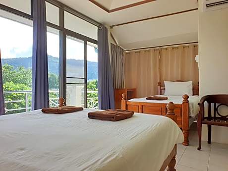 Triple Room with Mountain View