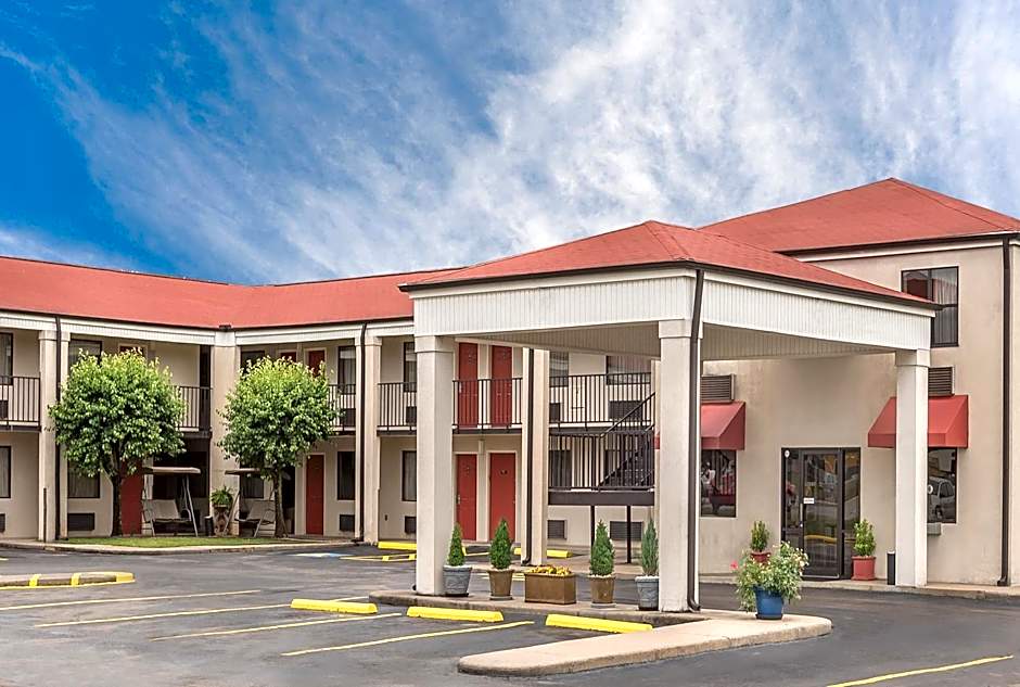 Super 8 by Wyndham Bryant Little Rock Area