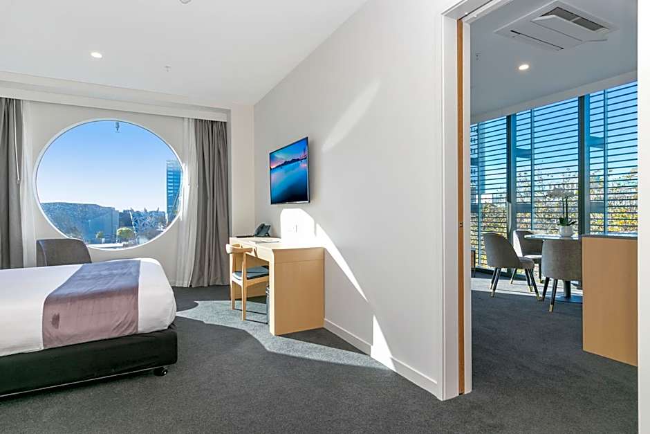 Christchurch City Hotel