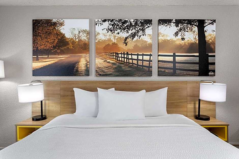 Days Inn by Wyndham Wildwood I-75